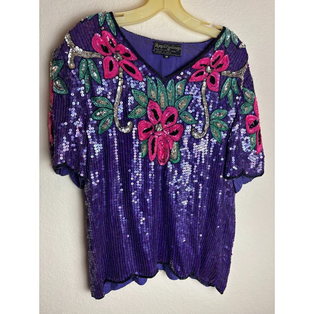 Royal Feelings Purple Sequins Blouse Size M Pullover V-Neck Short Sleeve Floral